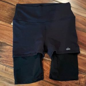 Alo Bike shorts with mesh. Medium